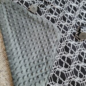 Canopy car seat cover for infants gray black - like new!